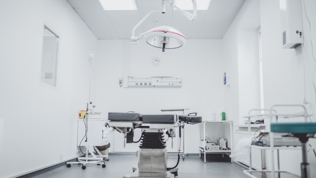Moderner Behandlungsraum einer Klinik